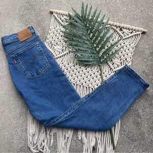 Levi’s Premium Wedgie Jeans Size 27